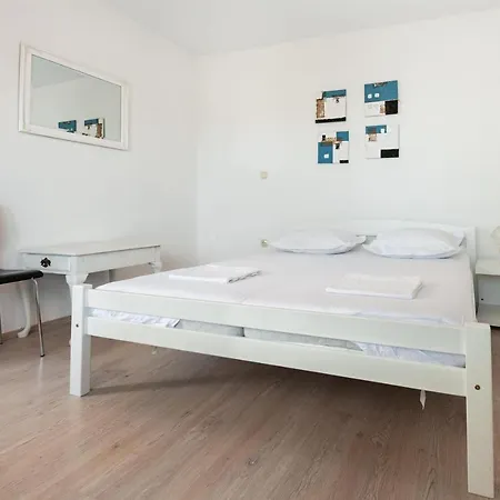 Apartments Antonija Omiš Exteriör bild